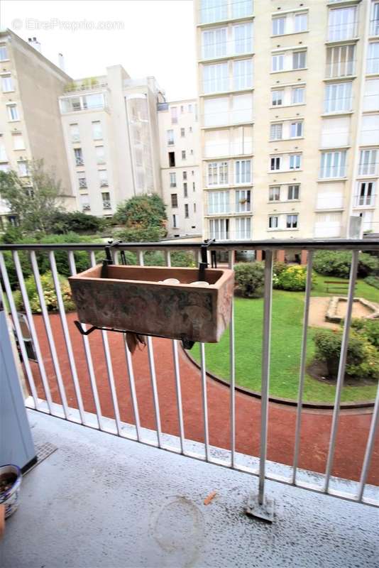 Appartement à PARIS-20E