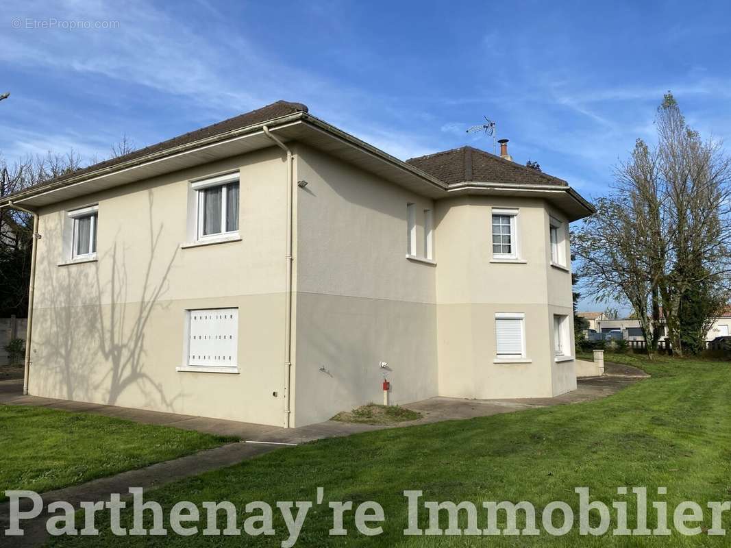 Maison à PARTHENAY