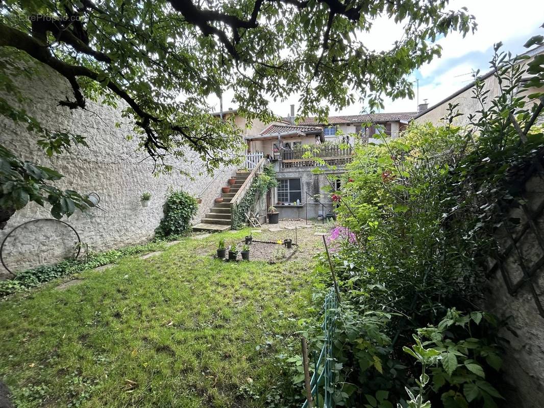 Maison à CORCELLES-EN-BEAUJOLAIS