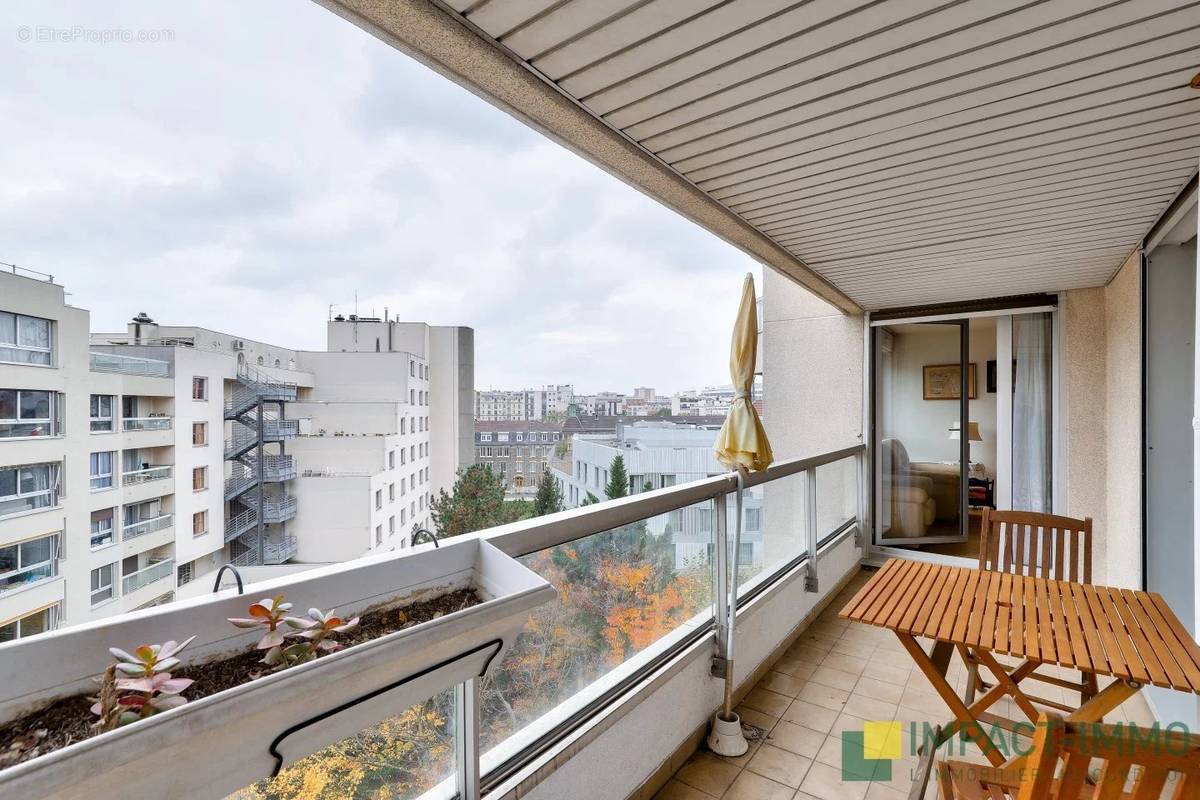 Appartement à PARIS-14E