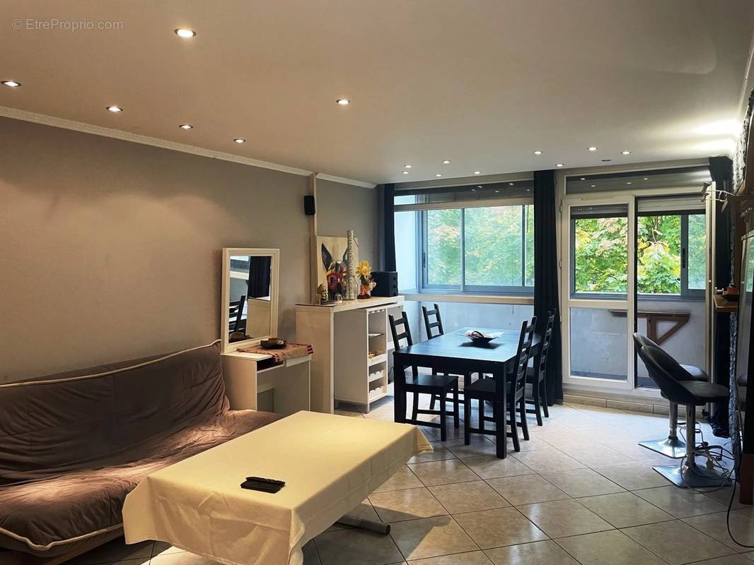 Appartement à CHENNEVIERES-SUR-MARNE