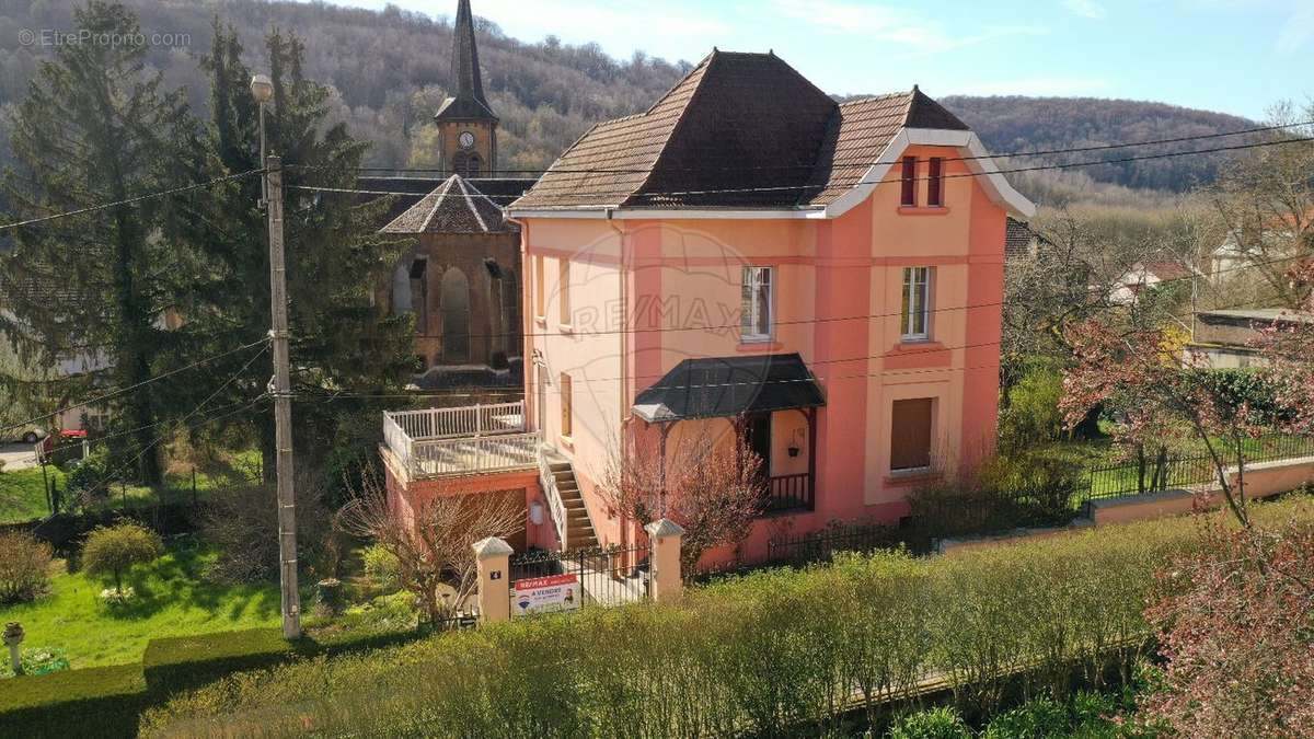 Maison à SAULNES