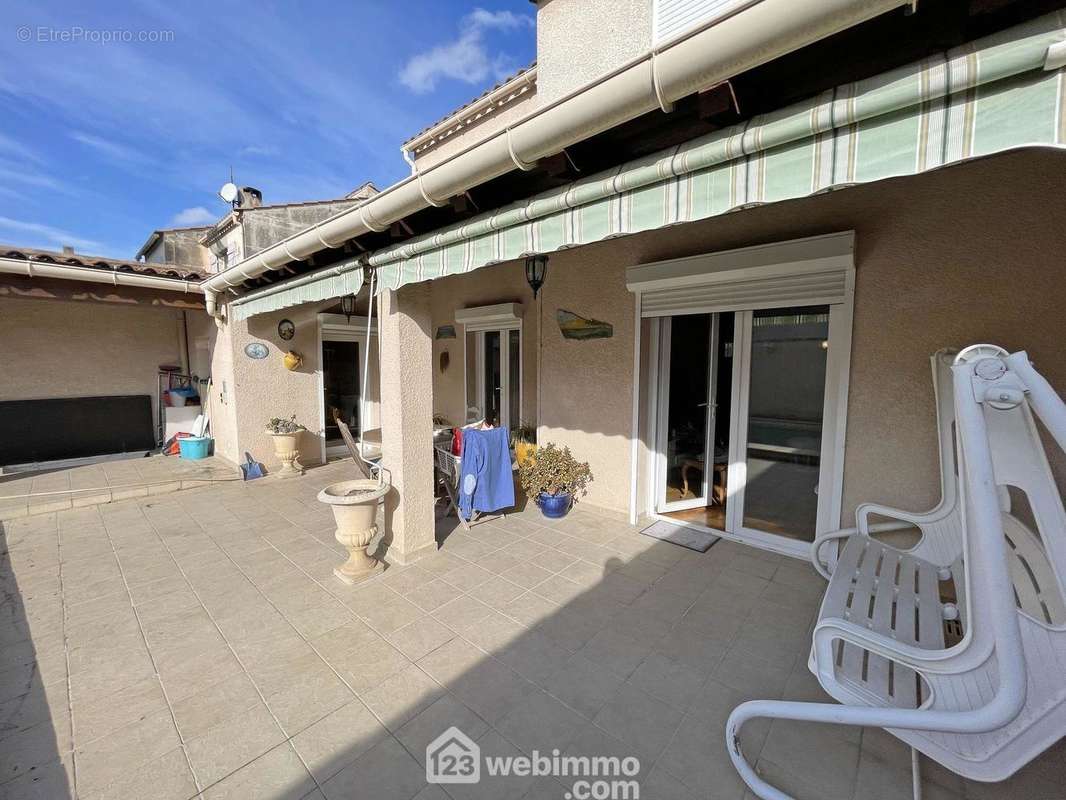 La terrasse exposée au sud. - Maison à SAINT-REMY-DE-PROVENCE