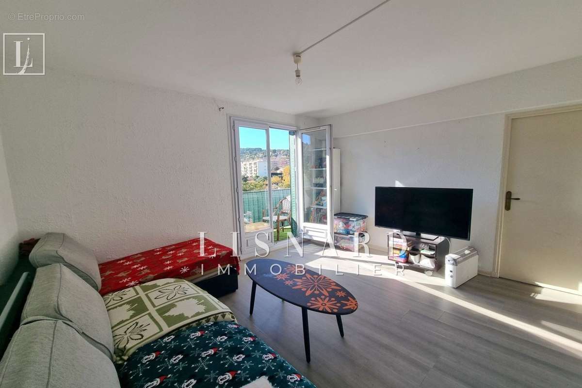 Appartement à VALLAURIS