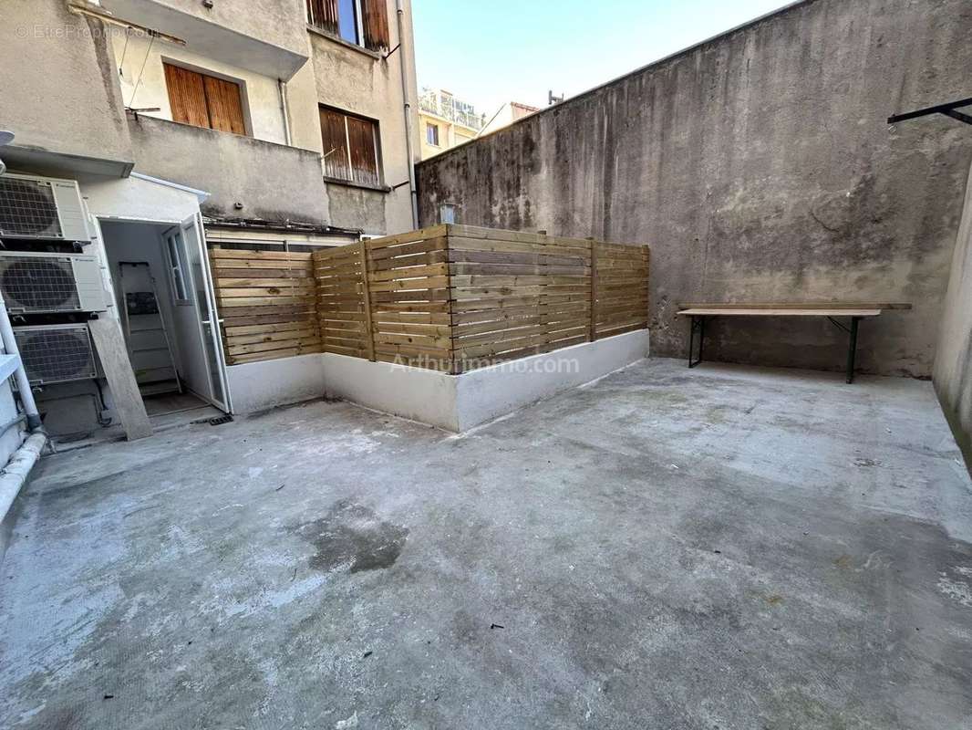 Appartement à MARSEILLE-5E