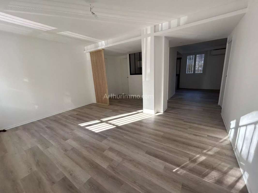 Appartement à MARSEILLE-5E