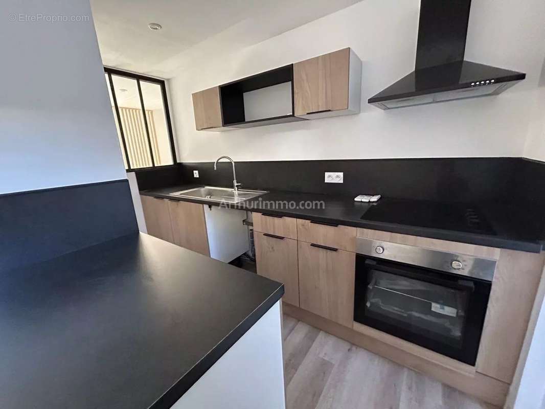 Appartement à MARSEILLE-5E