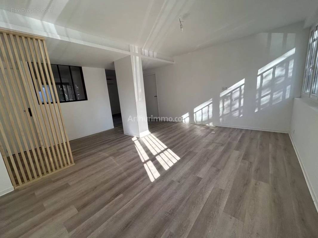 Appartement à MARSEILLE-5E