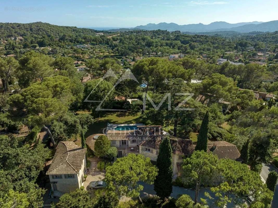 Maison à MOUGINS