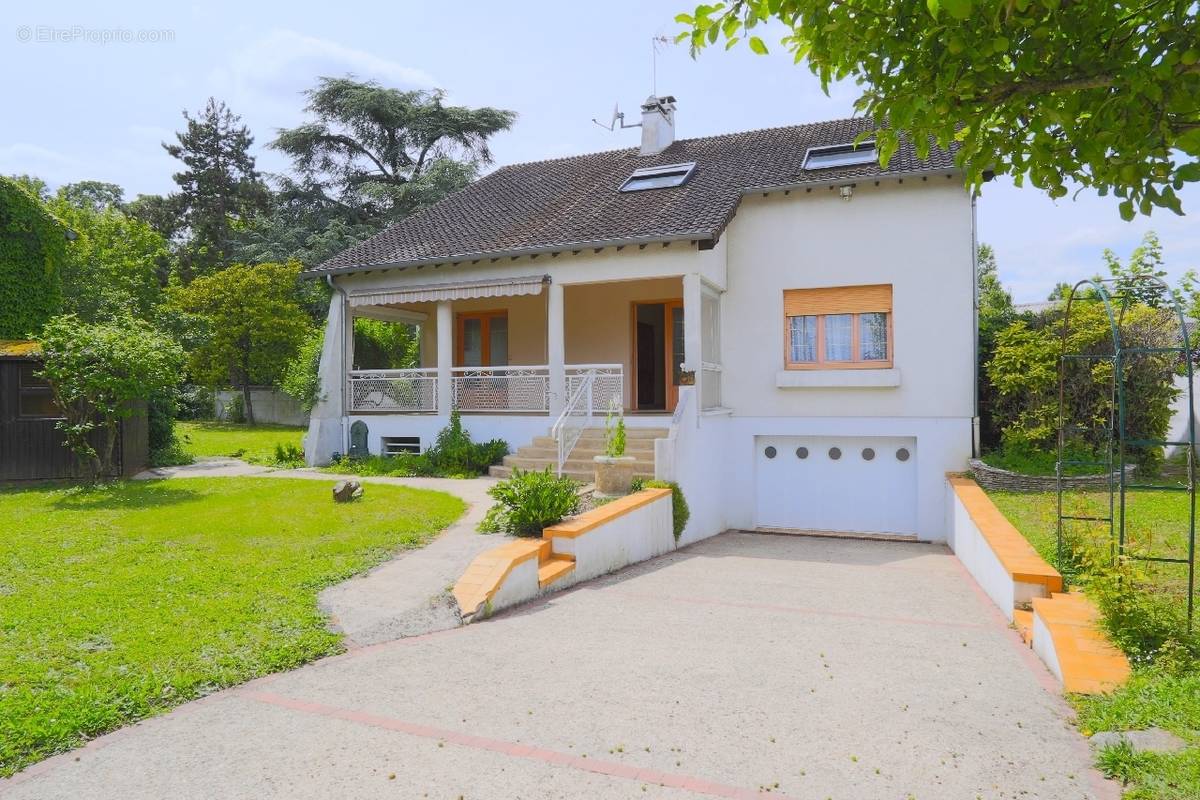 Maison à YERRES