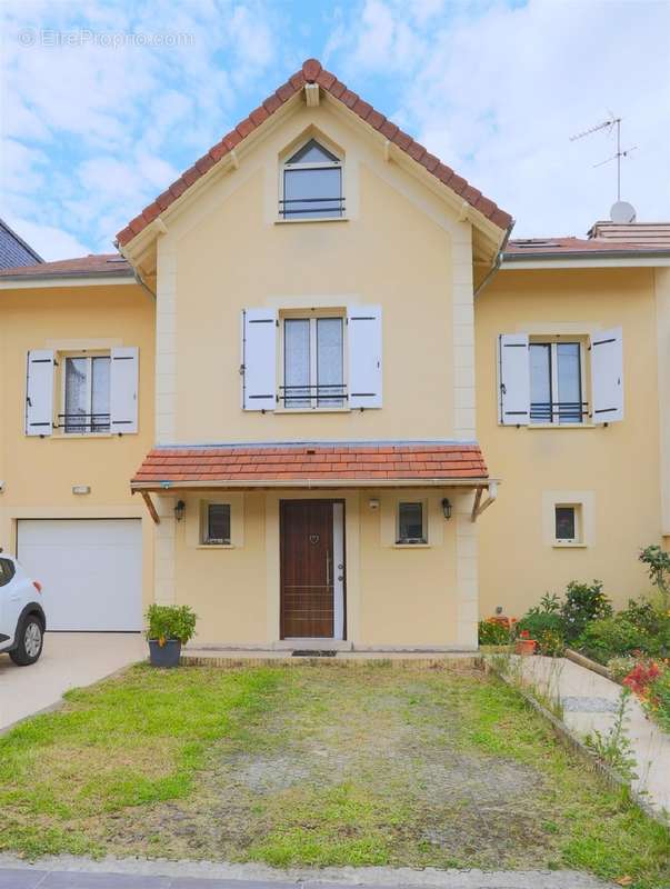 Maison à YERRES