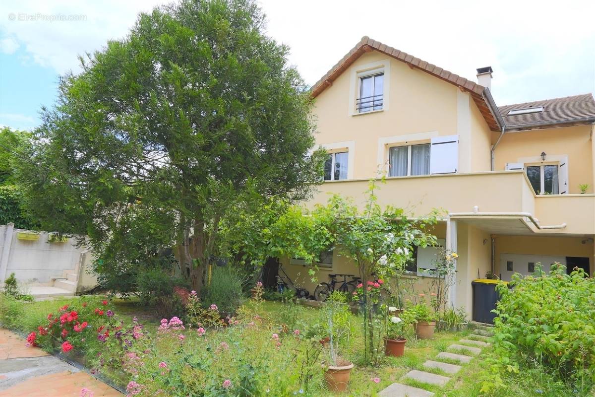 Maison à YERRES