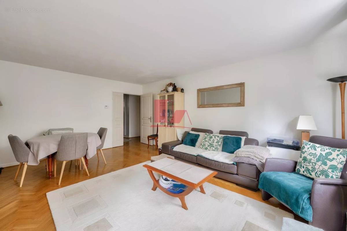 Appartement à ISSY-LES-MOULINEAUX