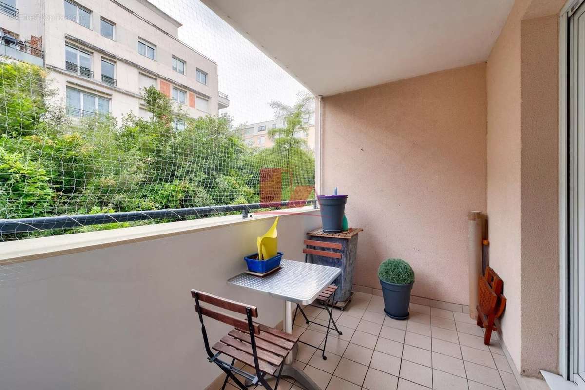 Appartement à ISSY-LES-MOULINEAUX