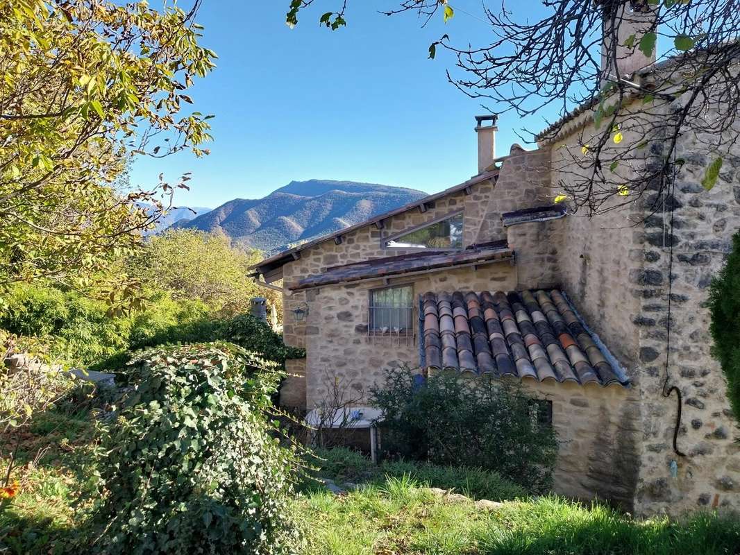 Maison à ENTREVAUX