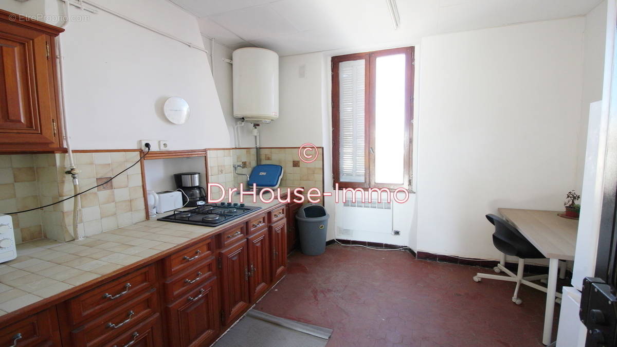 Appartement à MARSEILLE-3E