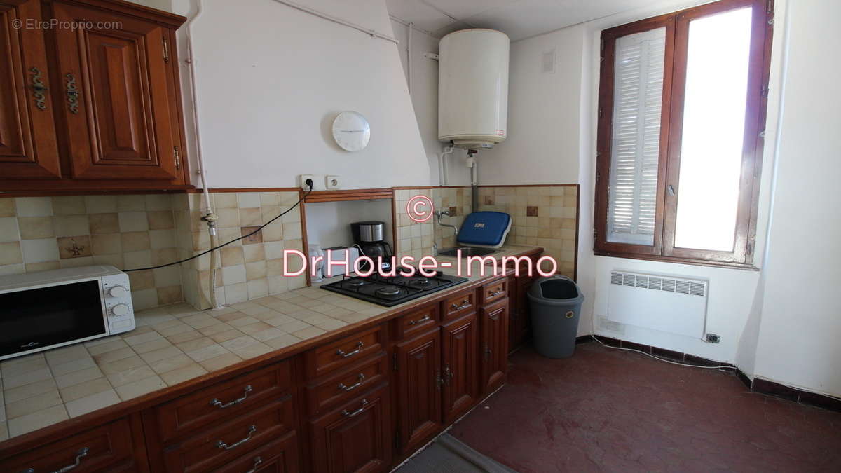 Appartement à MARSEILLE-3E