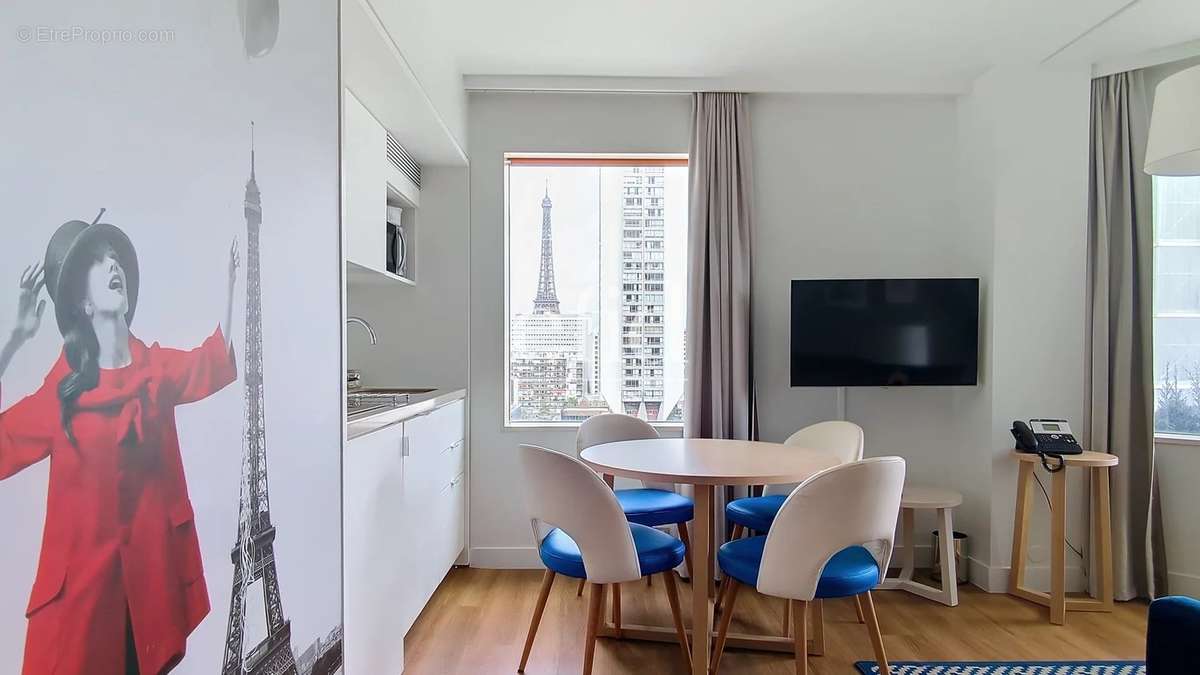 Appartement à PARIS-15E