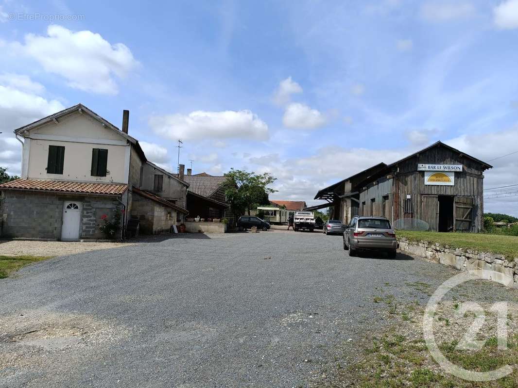 Maison à LES EGLISOTTES-ET-CHALAURES