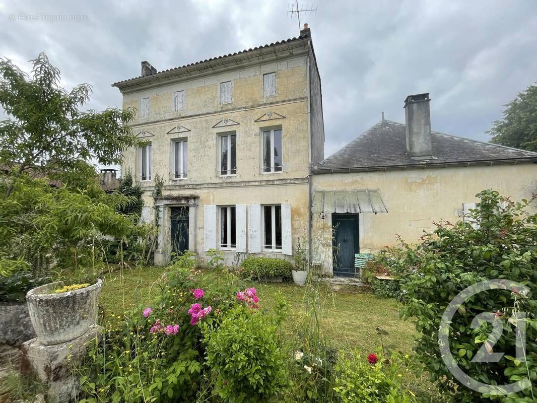 Maison à SAINT-ANTOINE-SUR-L&#039;ISLE