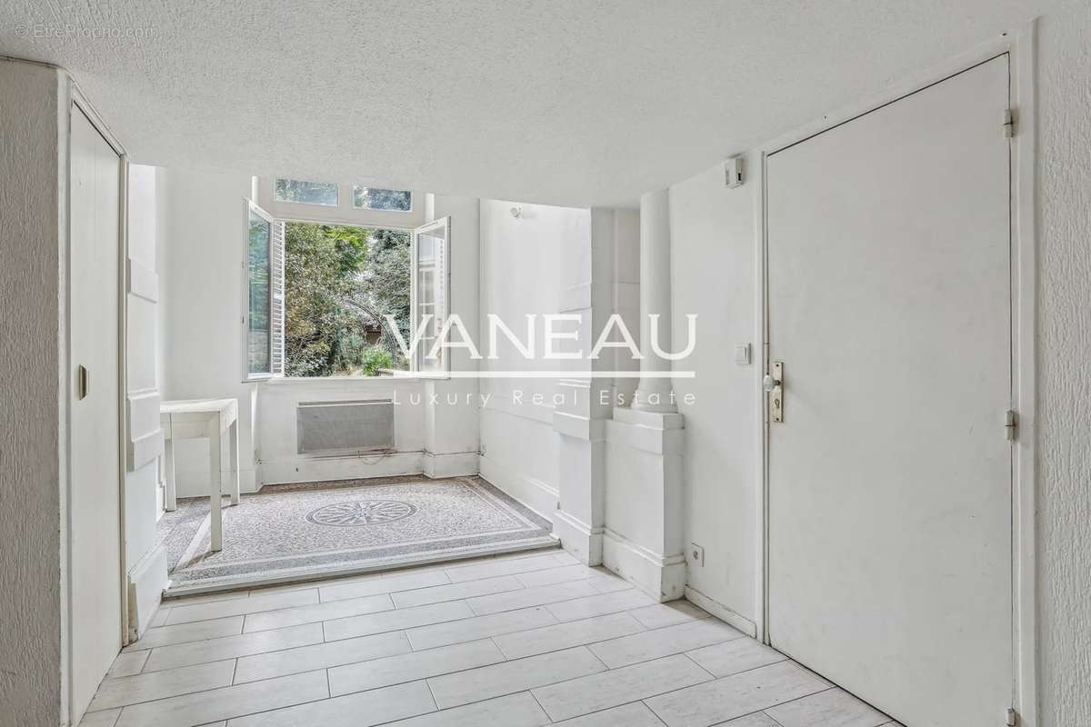 Appartement à PARIS-8E