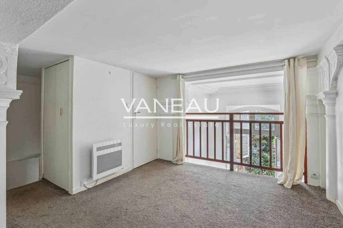 Appartement à PARIS-8E