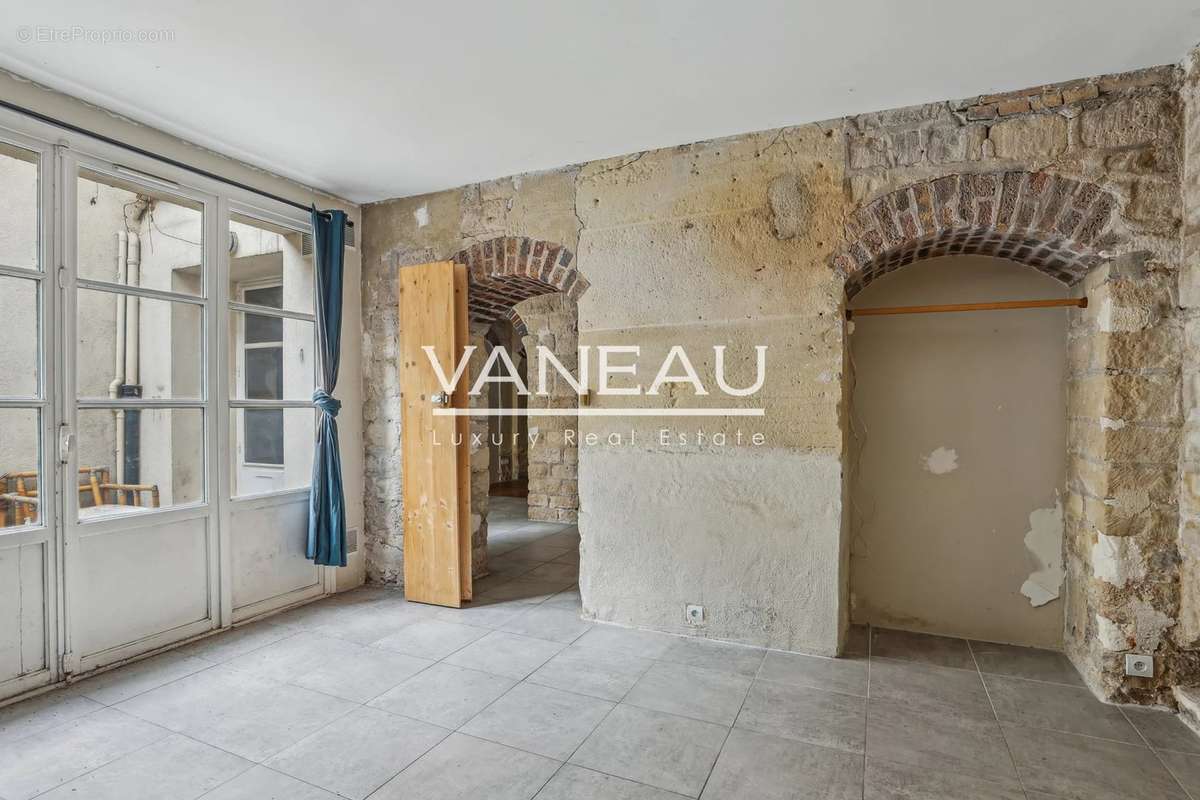 Appartement à PARIS-8E