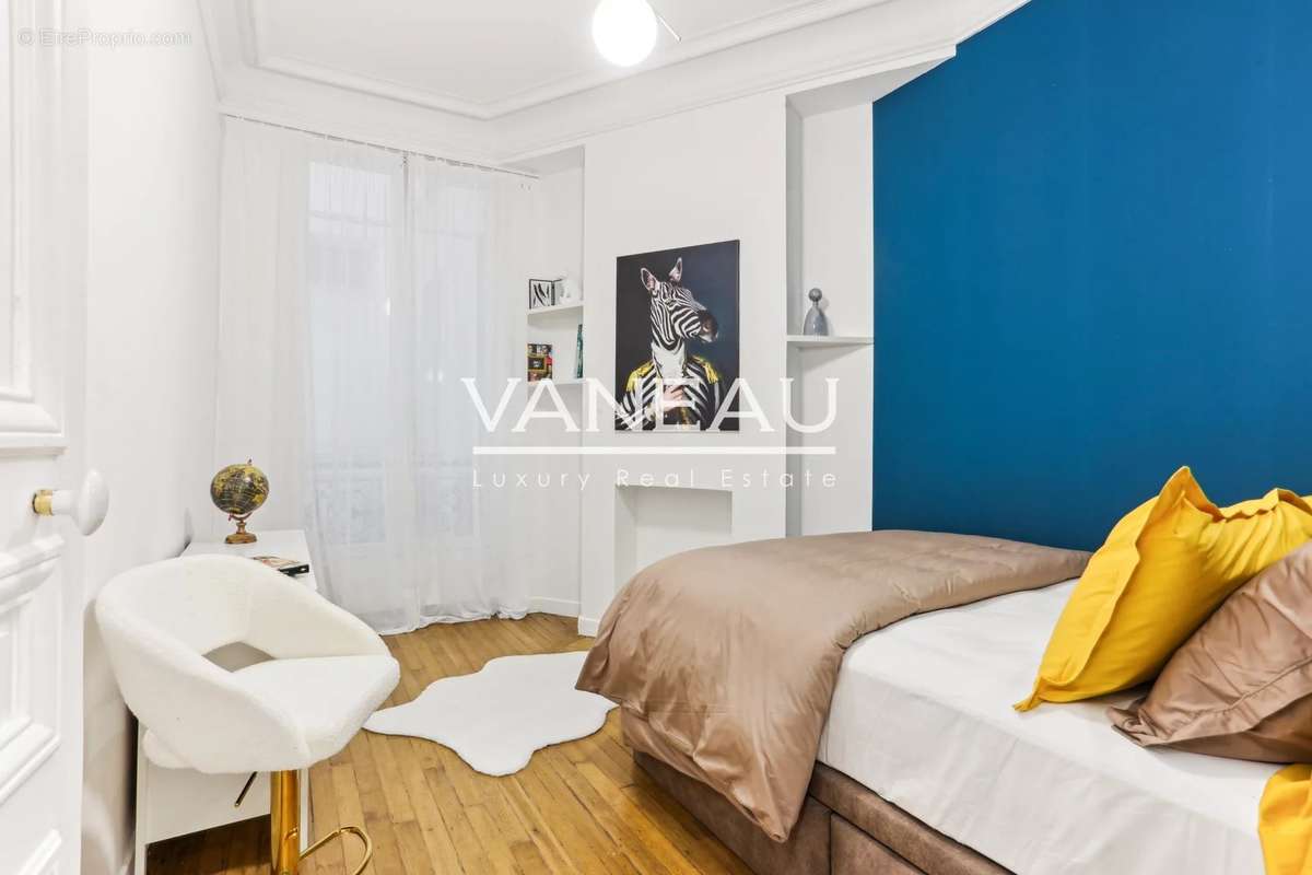 Appartement à PARIS-8E