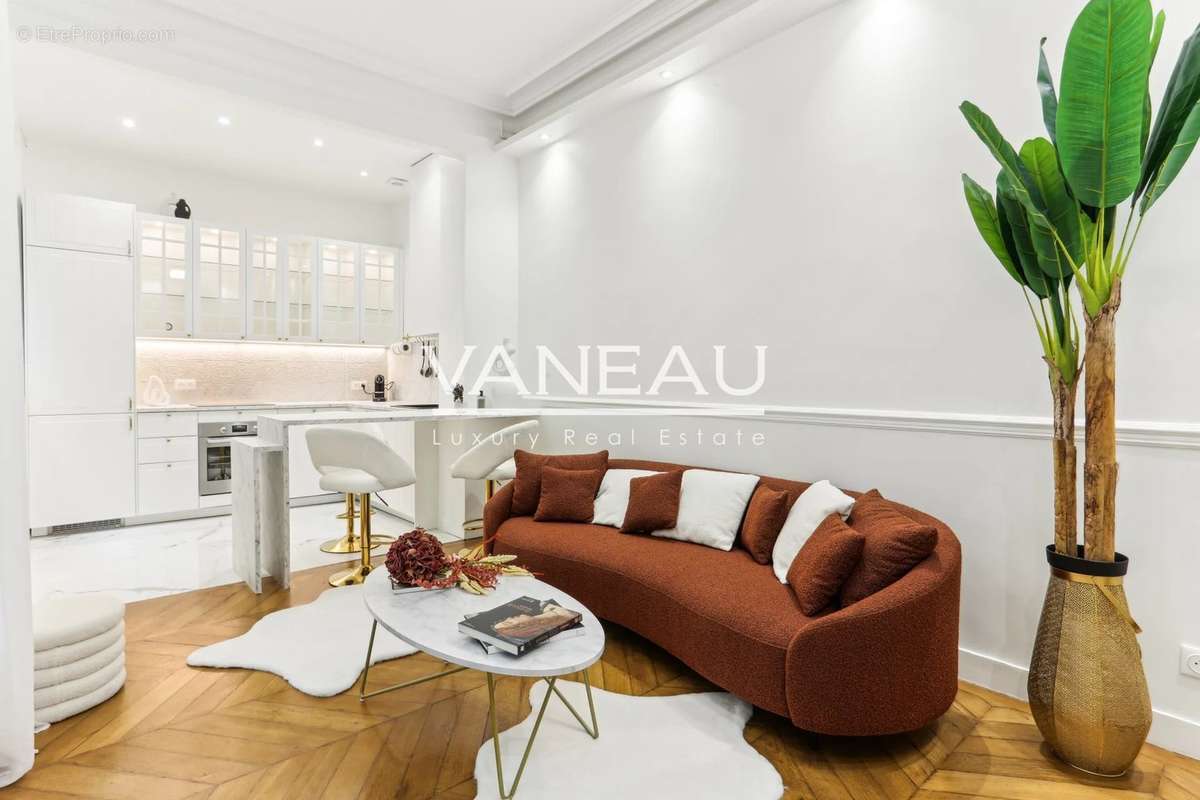 Appartement à PARIS-8E