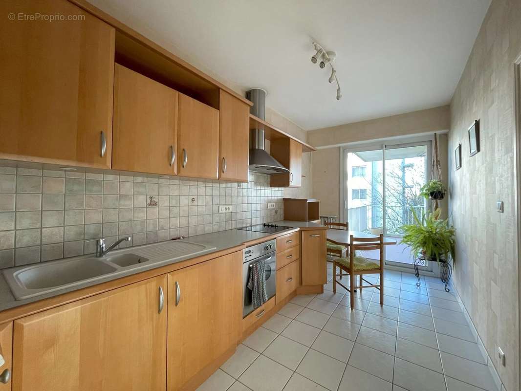 Appartement à SAINT-SEBASTIEN-SUR-LOIRE