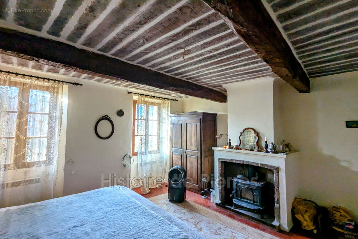 Maison à LA GARDE-FREINET