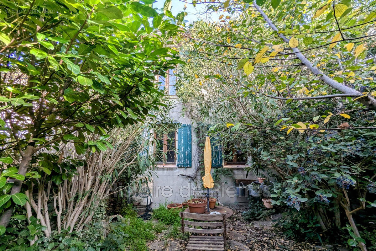 Maison à LA GARDE-FREINET