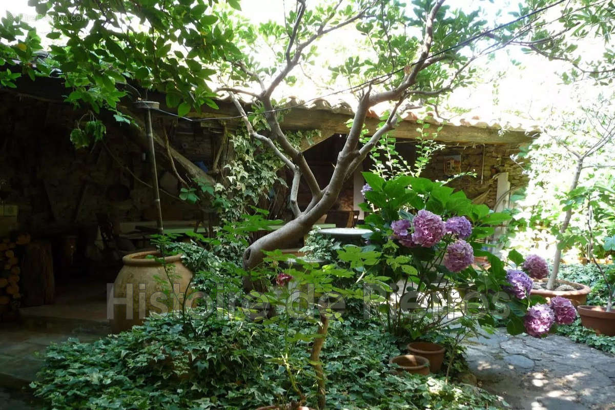 Maison à LA GARDE-FREINET