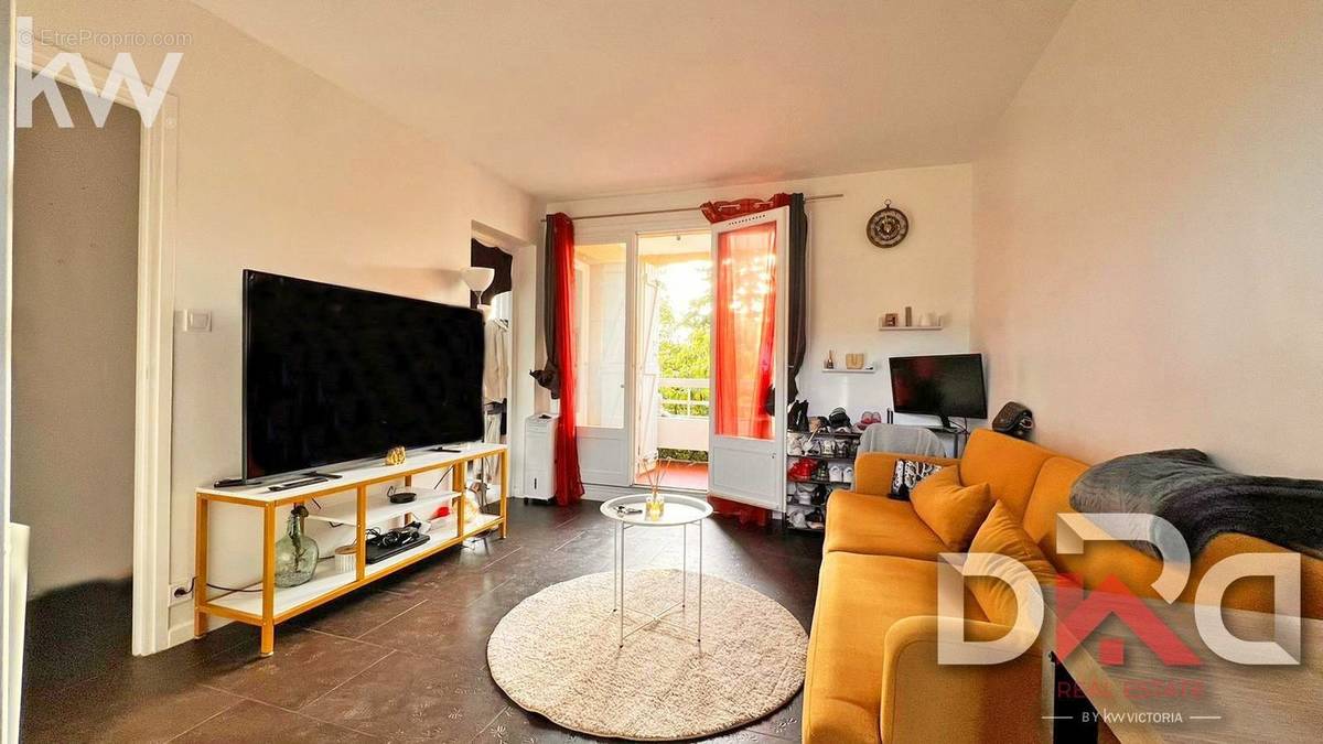 Appartement à BORMES-LES-MIMOSAS