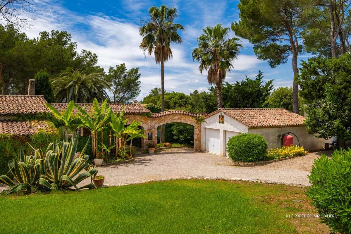 Maison à LE ROURET