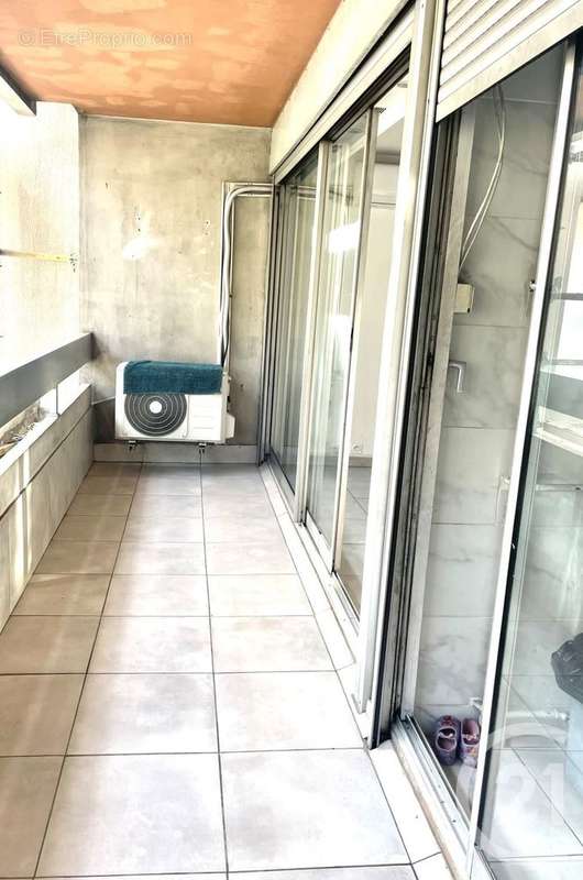 Appartement à MARSEILLE-4E