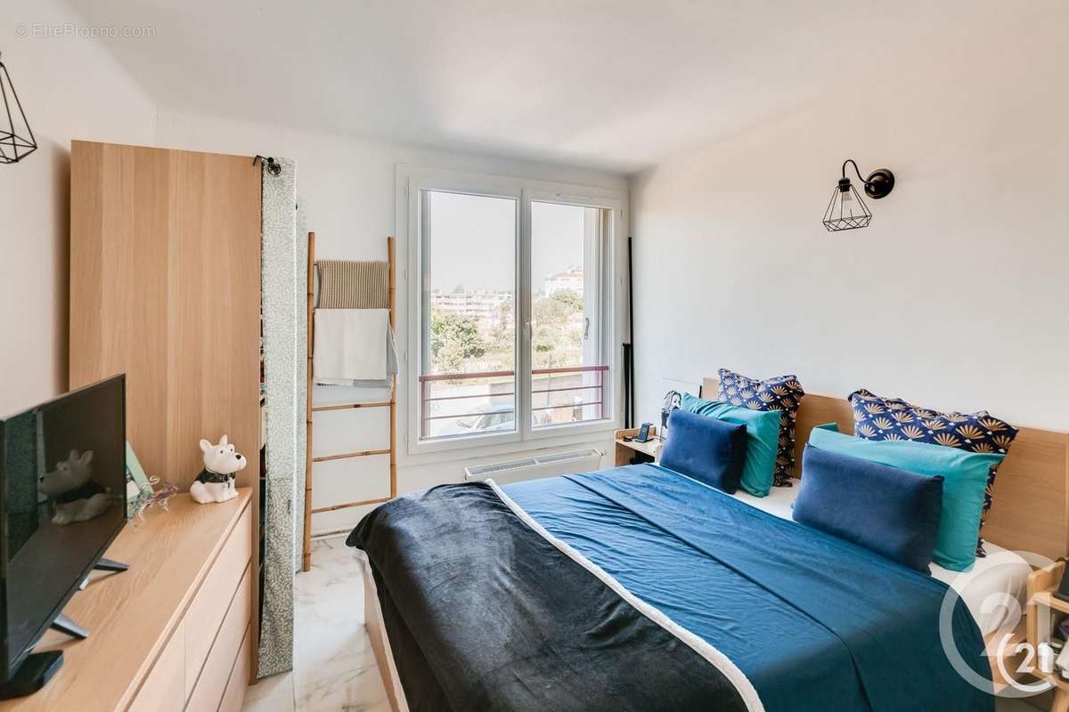 Appartement à MARSEILLE-4E