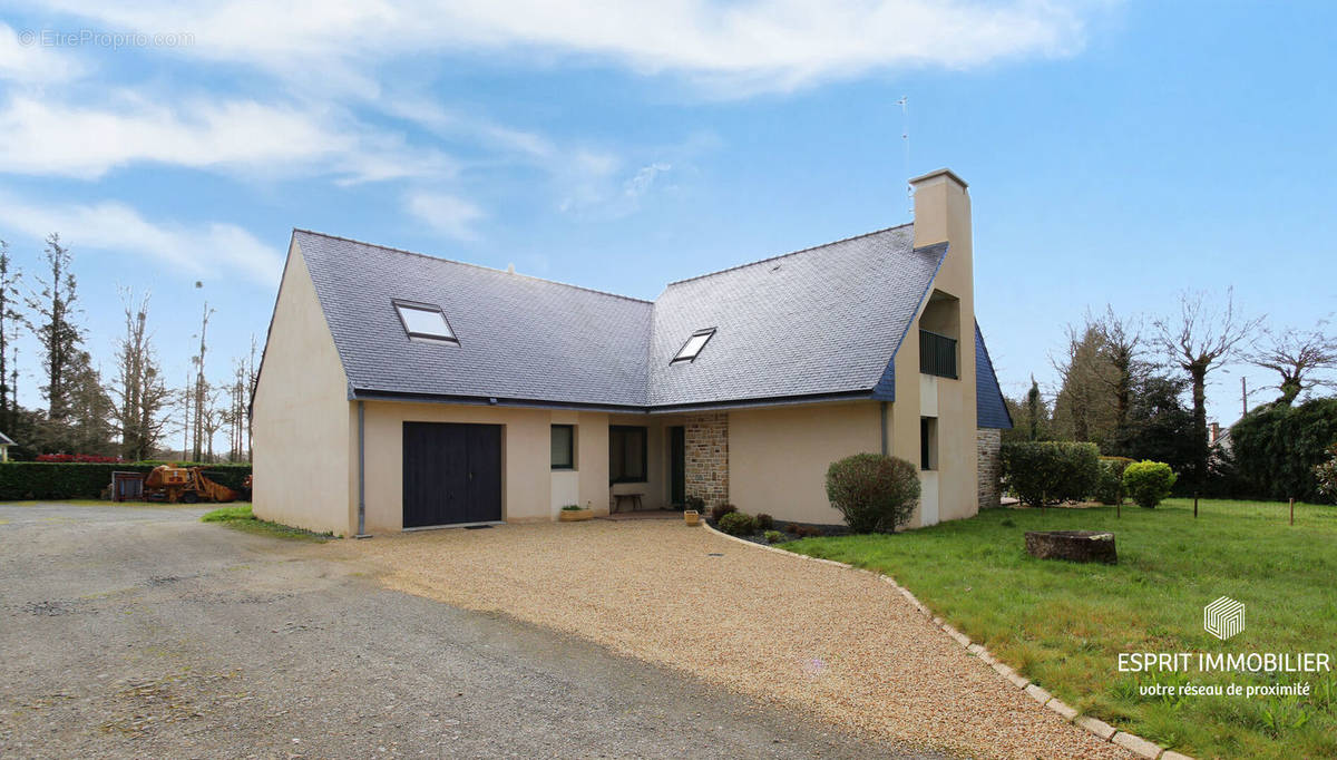 Maison à RIEC-SUR-BELON