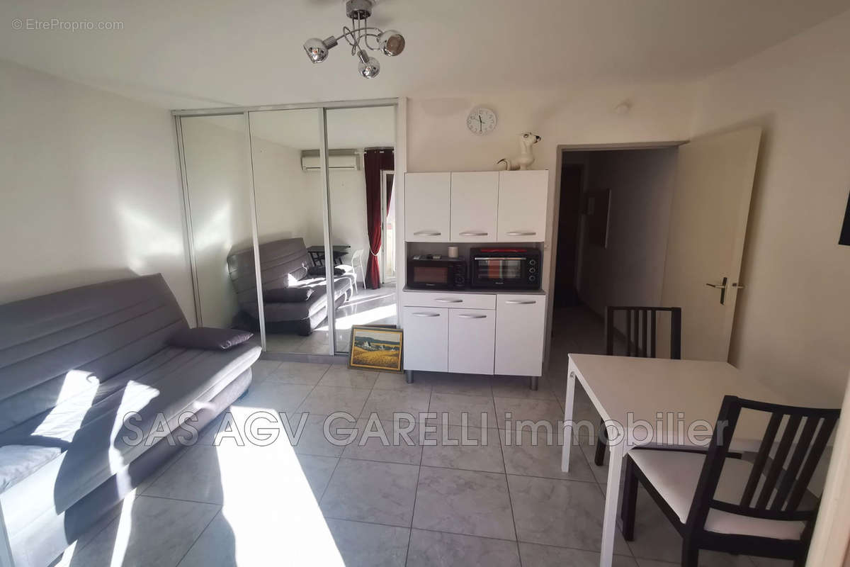 Appartement à HYERES