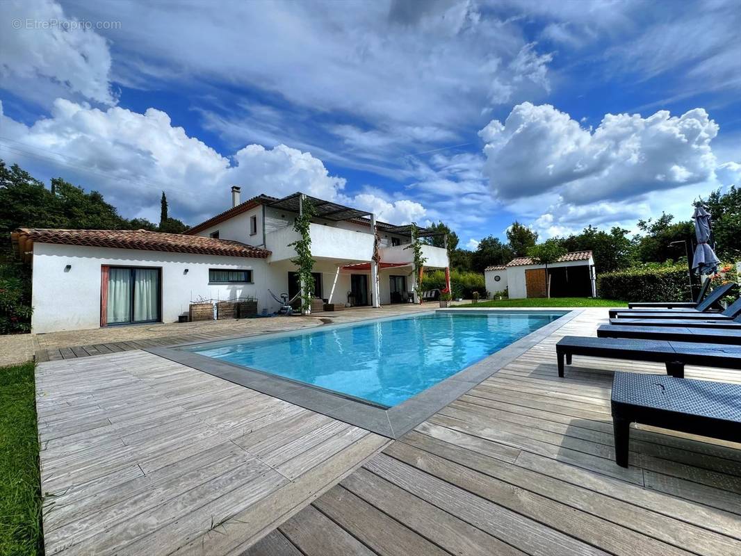 Maison à ARTIGNOSC-SUR-VERDON