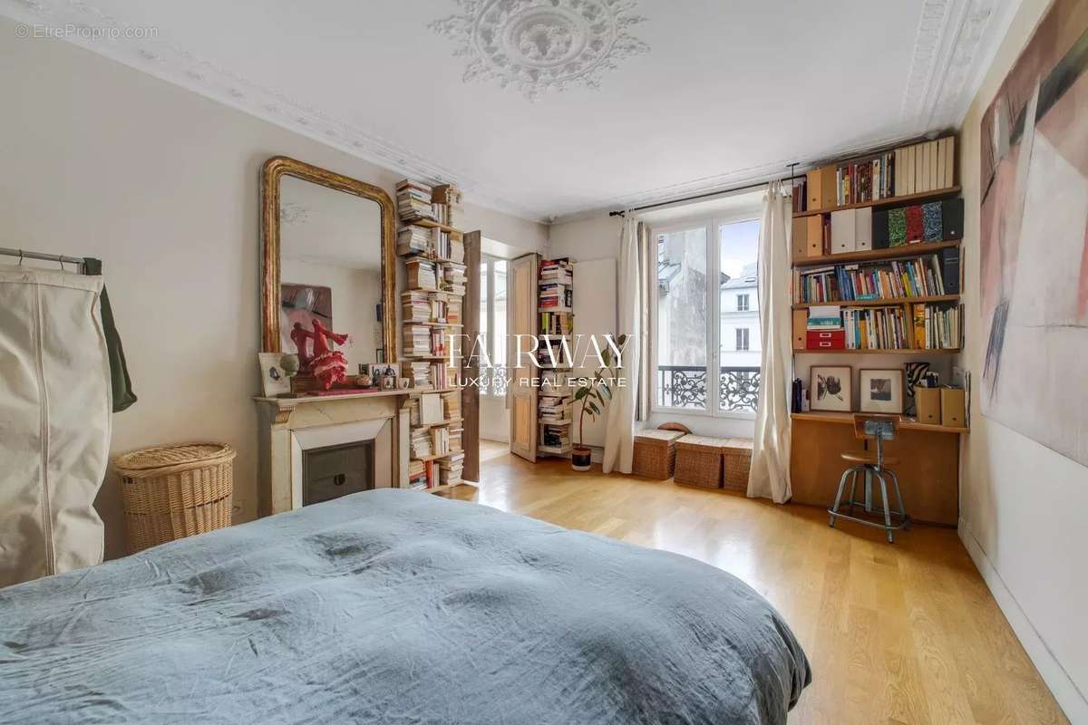 Appartement à PARIS-10E