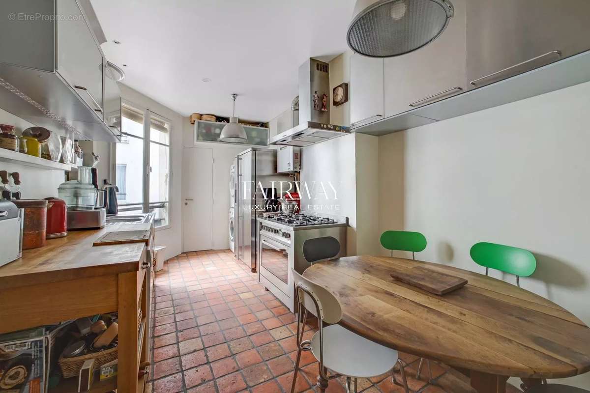 Appartement à PARIS-10E