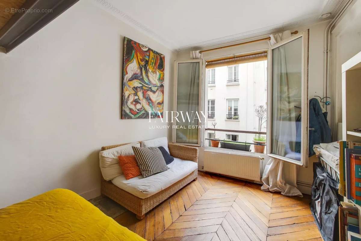 Appartement à PARIS-10E