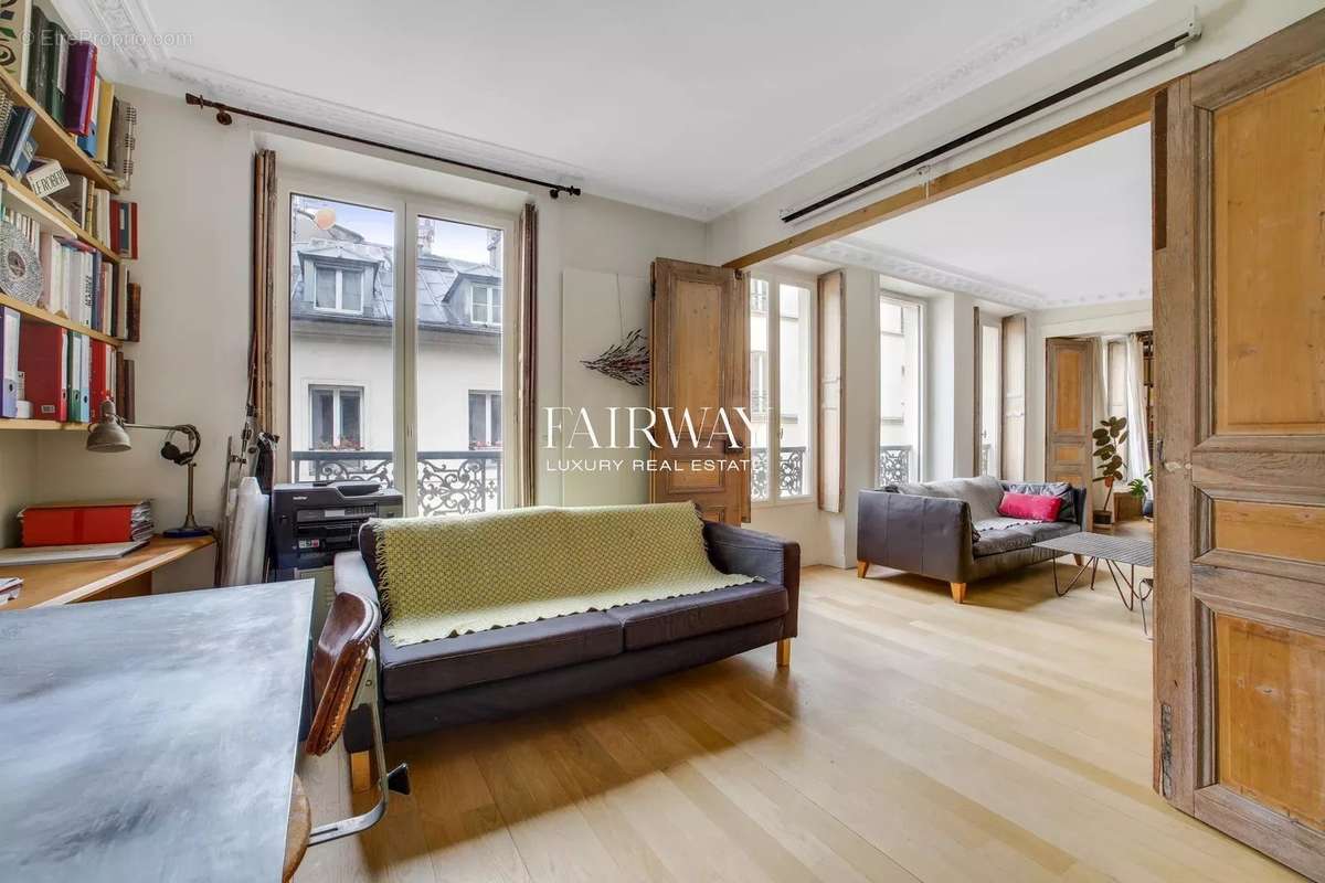 Appartement à PARIS-10E