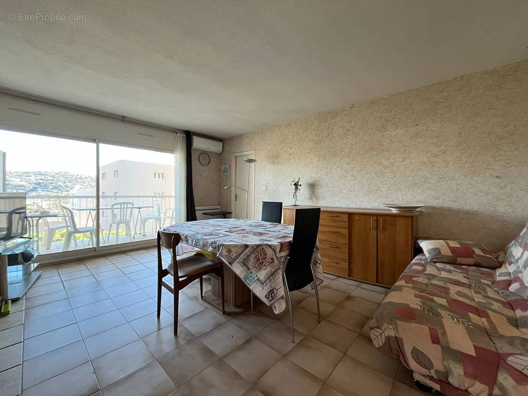 Appartement à SAINT-LAURENT-DU-VAR