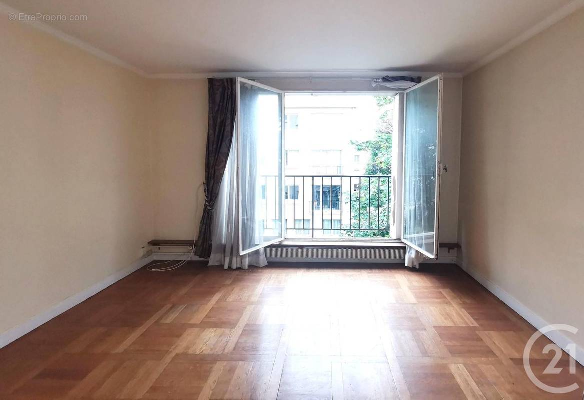 Appartement à NEUILLY-SUR-SEINE