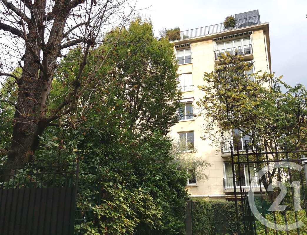 Appartement à NEUILLY-SUR-SEINE