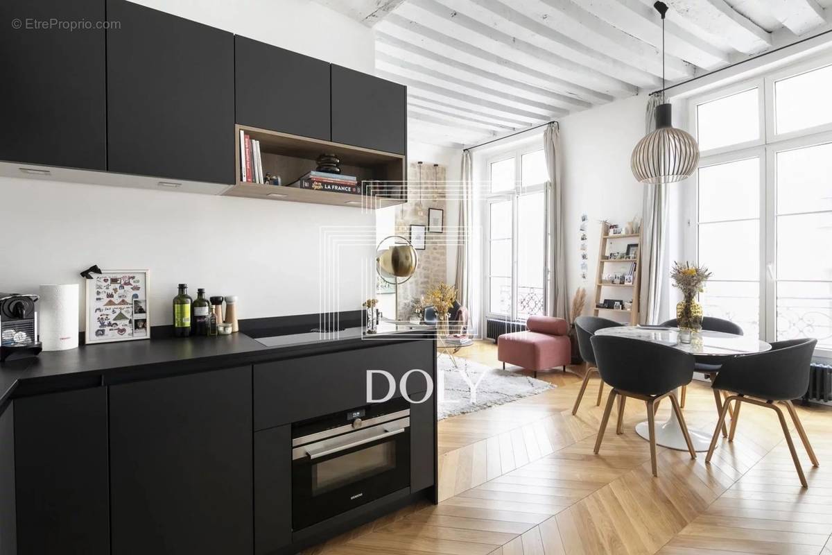 Appartement à PARIS-8E