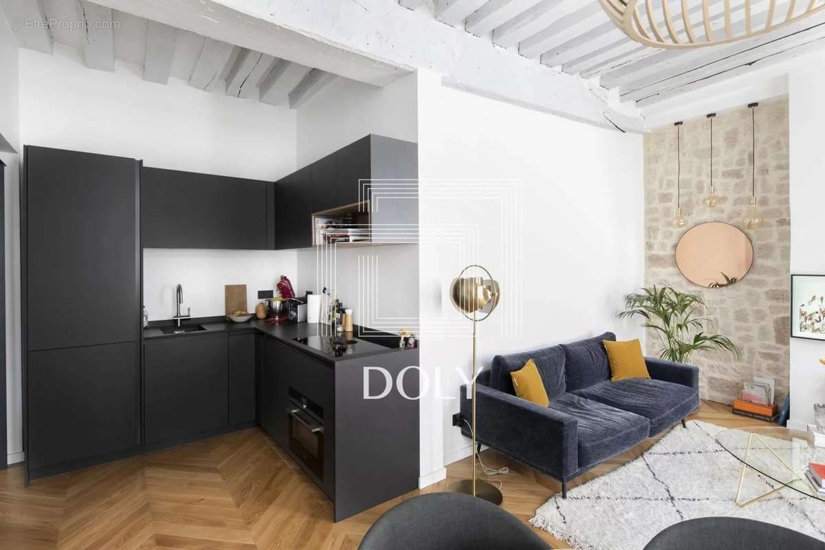 Appartement à PARIS-8E