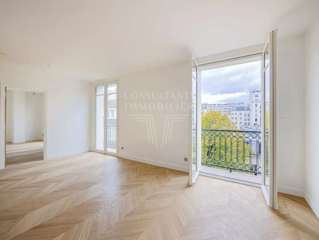 Appartement à NEUILLY-SUR-SEINE